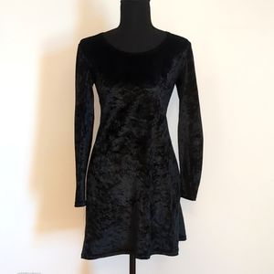 Long sleeve black velvet dress